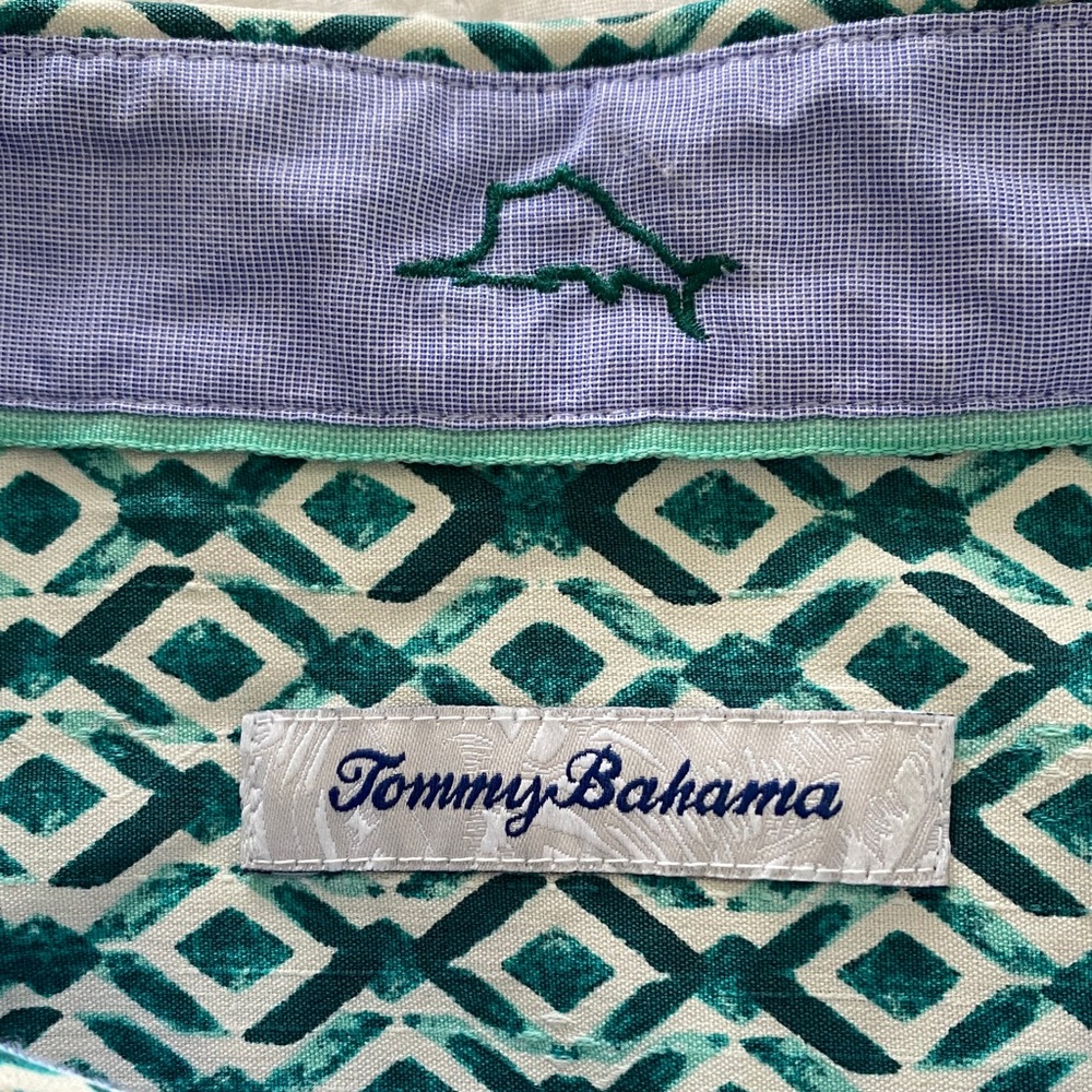 Tommy Bahama silk button front shirt sleeve camp shirt - Picture 8 of 11